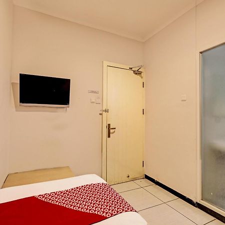 Sky Guesthouse Семаранг Экстерьер фото