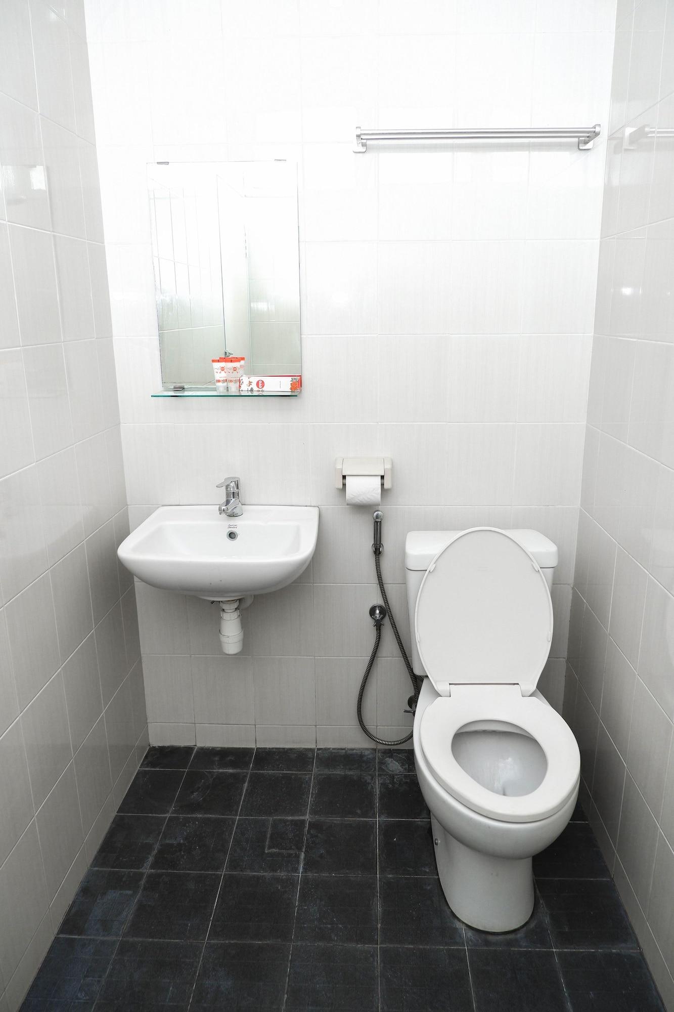 Sky Guesthouse Семаранг Экстерьер фото