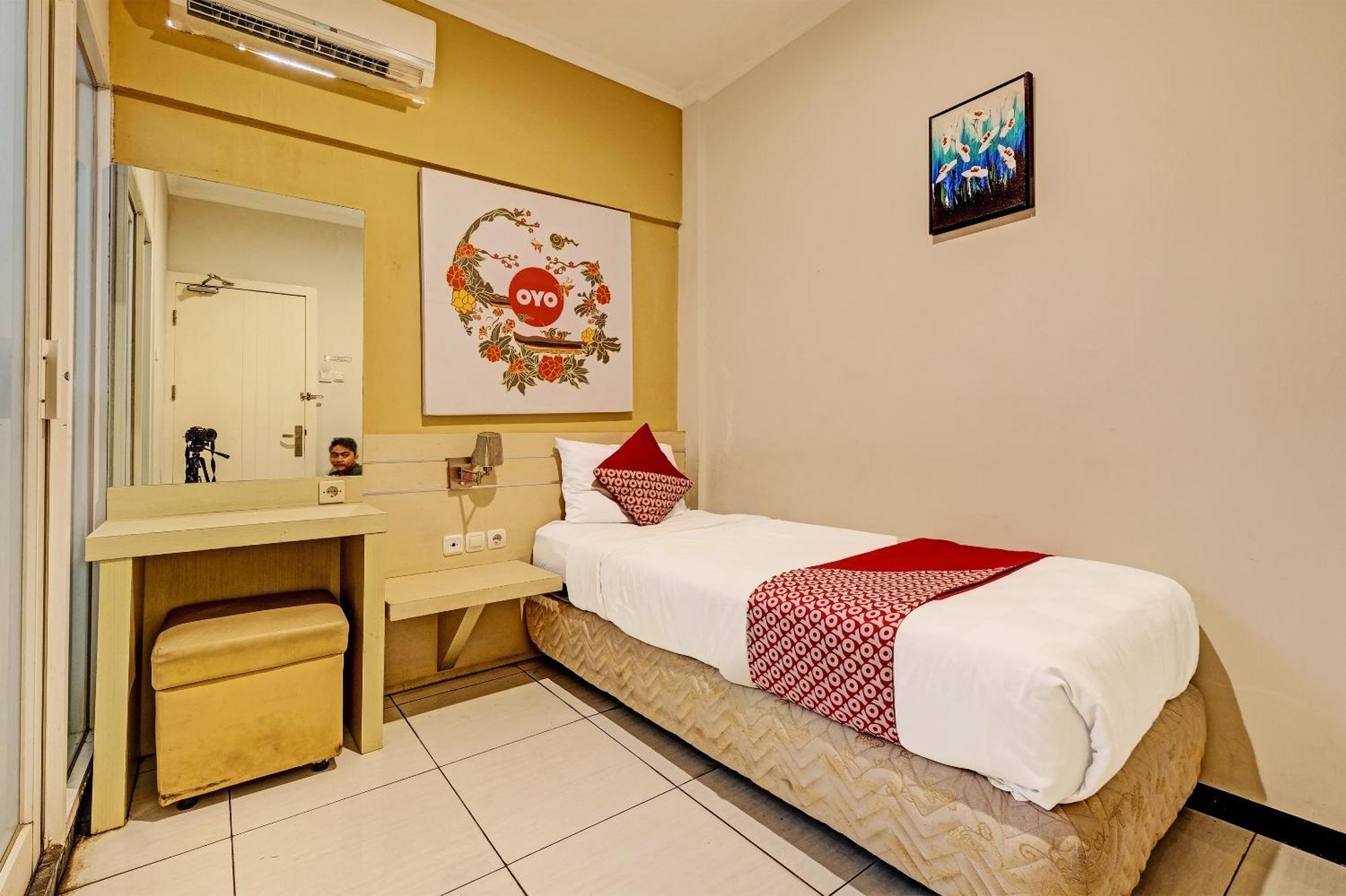 Sky Guesthouse Семаранг Экстерьер фото