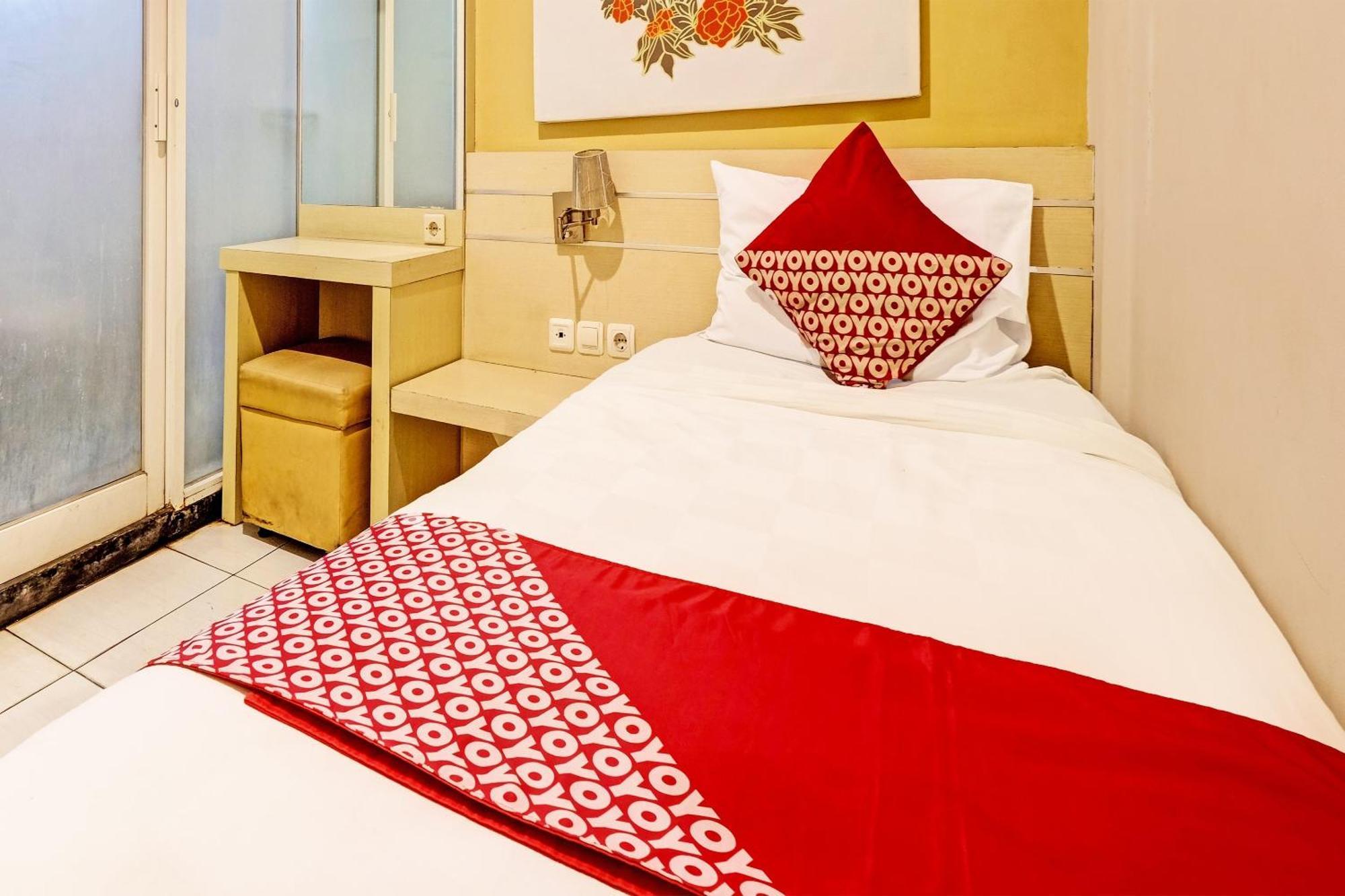 Sky Guesthouse Семаранг Экстерьер фото
