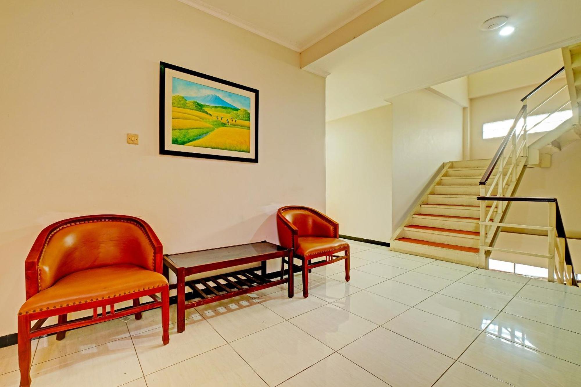 Sky Guesthouse Семаранг Экстерьер фото